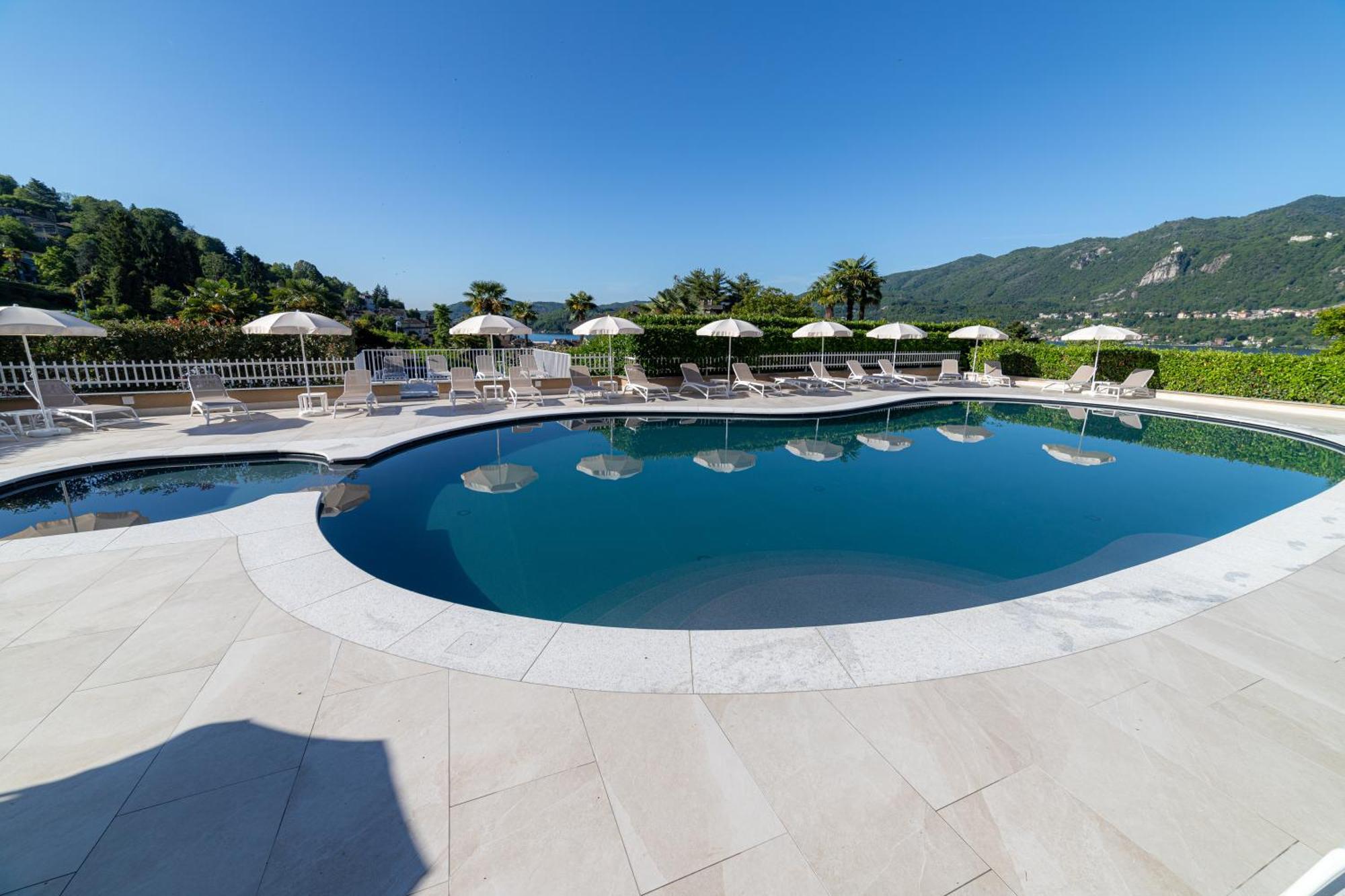 Hotel La Bussola Orta San Giulio Ngoại thất bức ảnh