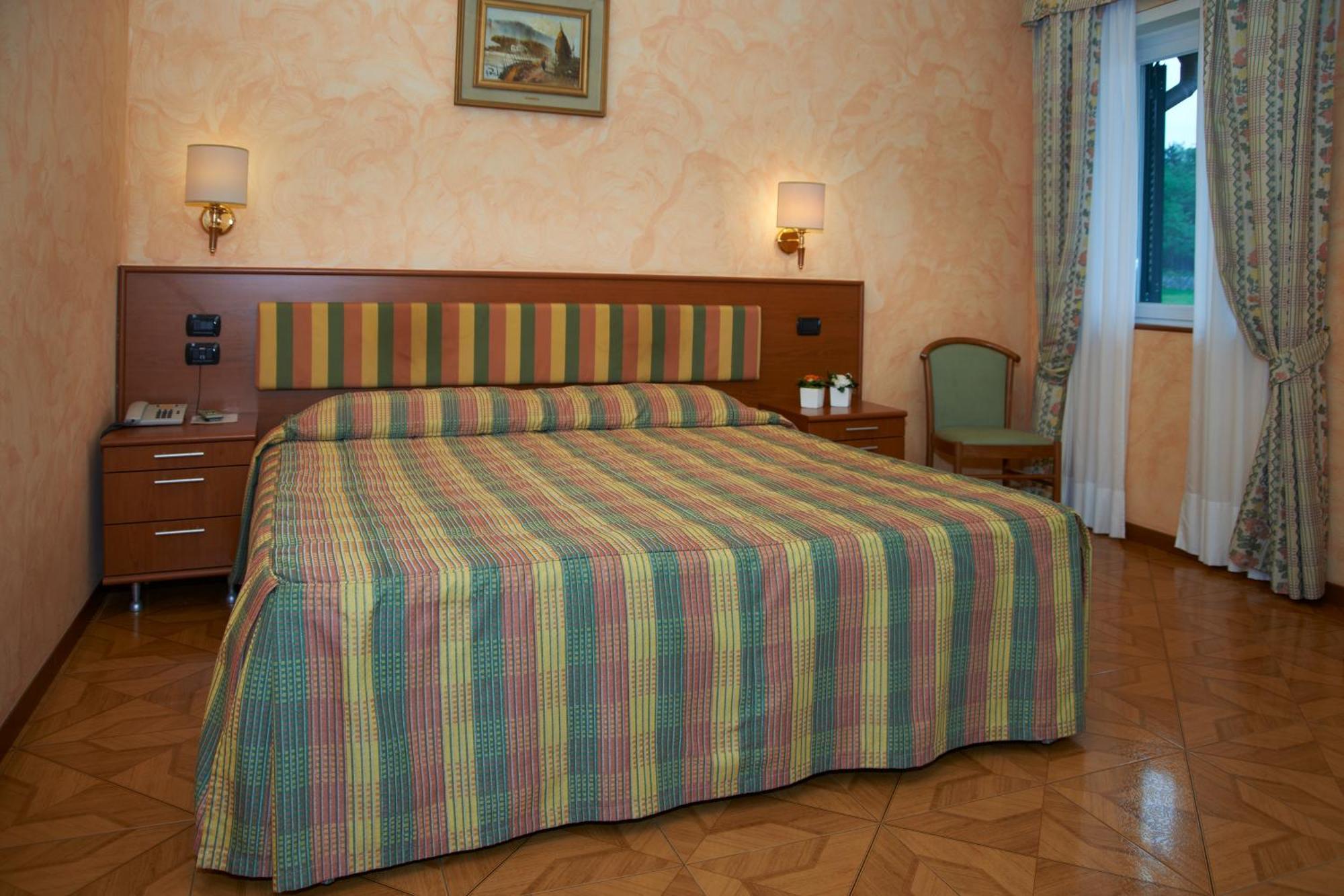 Hotel La Bussola Orta San Giulio Ngoại thất bức ảnh