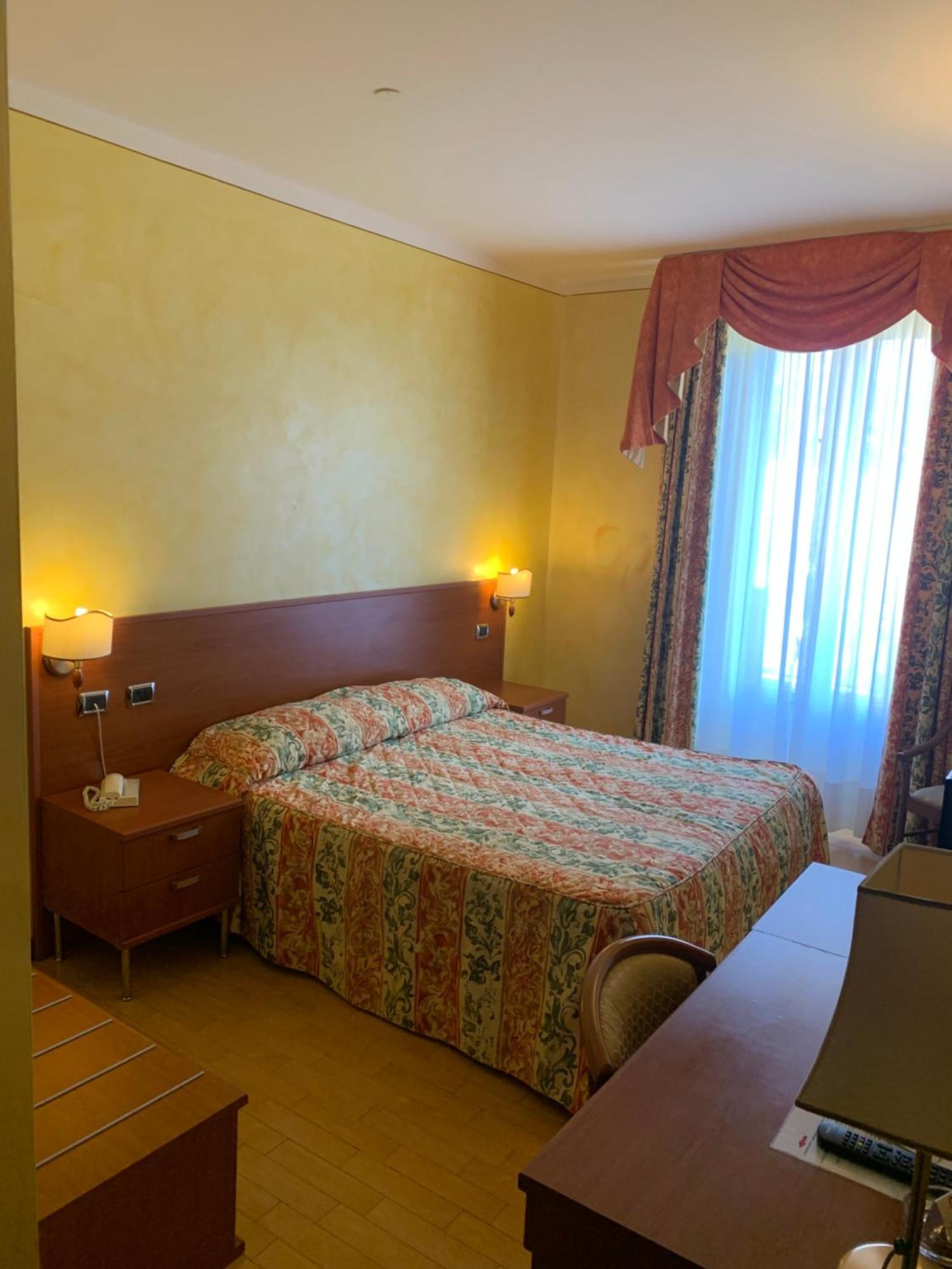 Hotel La Bussola Orta San Giulio Ngoại thất bức ảnh