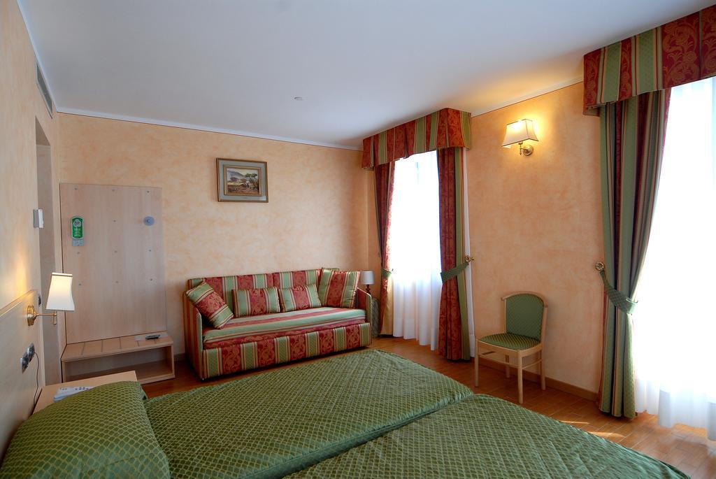 Hotel La Bussola Orta San Giulio Ngoại thất bức ảnh