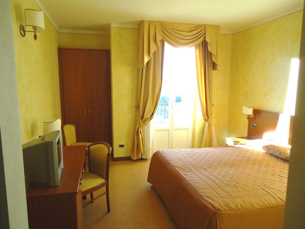 Hotel La Bussola Orta San Giulio Ngoại thất bức ảnh