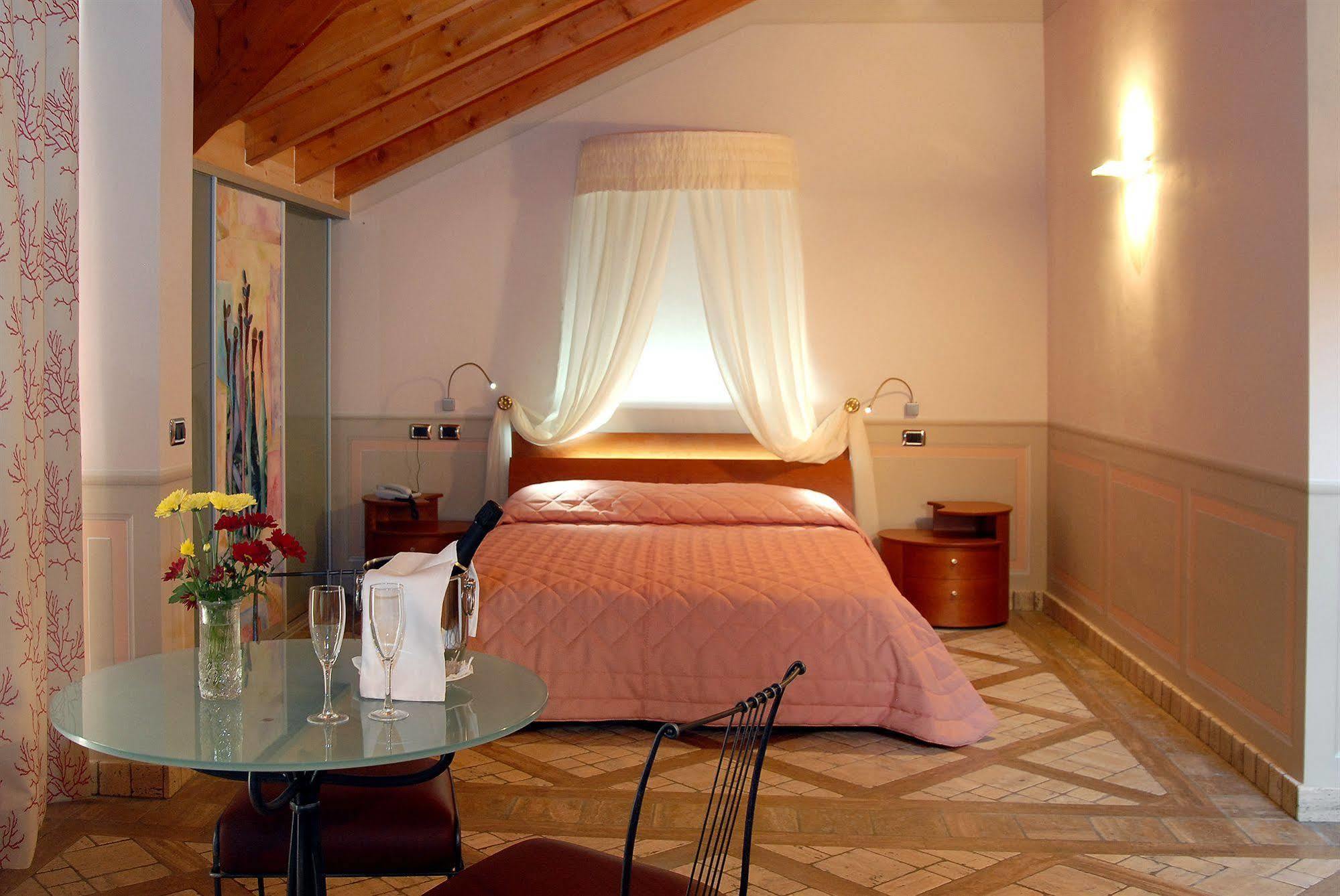Hotel La Bussola Orta San Giulio Ngoại thất bức ảnh